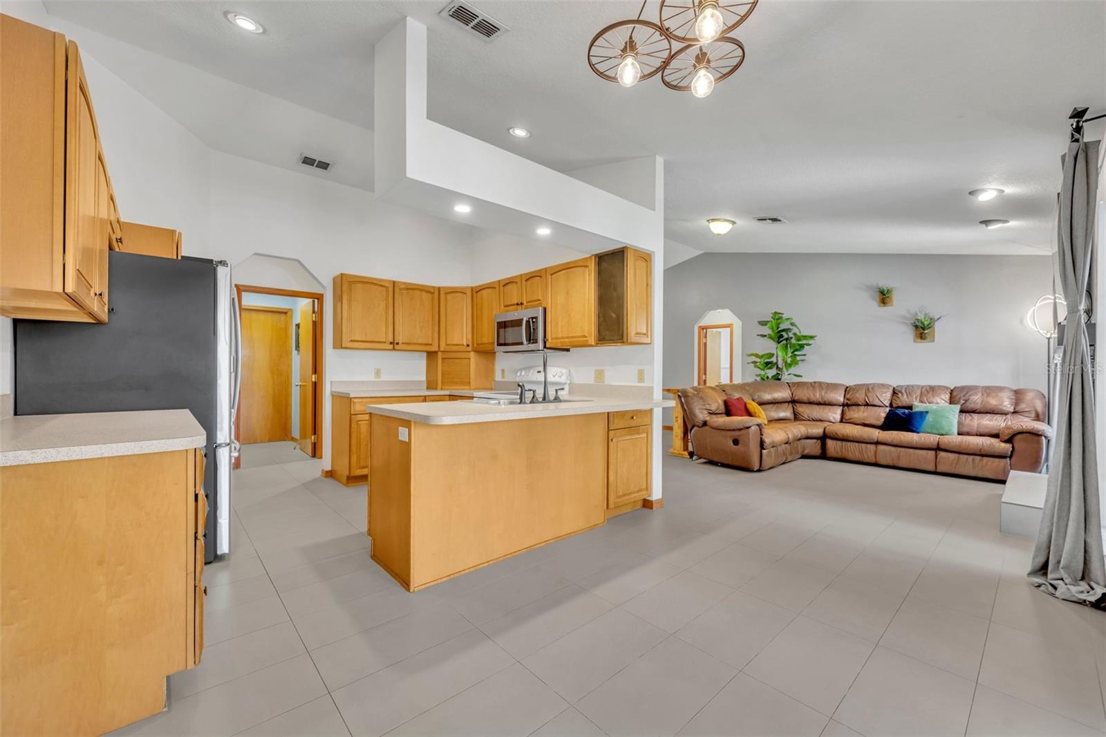 Image 14 of 61 For 2810 Windsong Lane