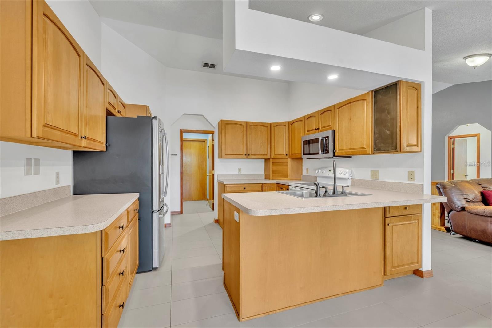 Image 16 of 61 For 2810 Windsong Lane