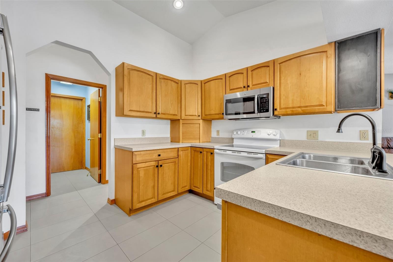 Image 17 of 61 For 2810 Windsong Lane