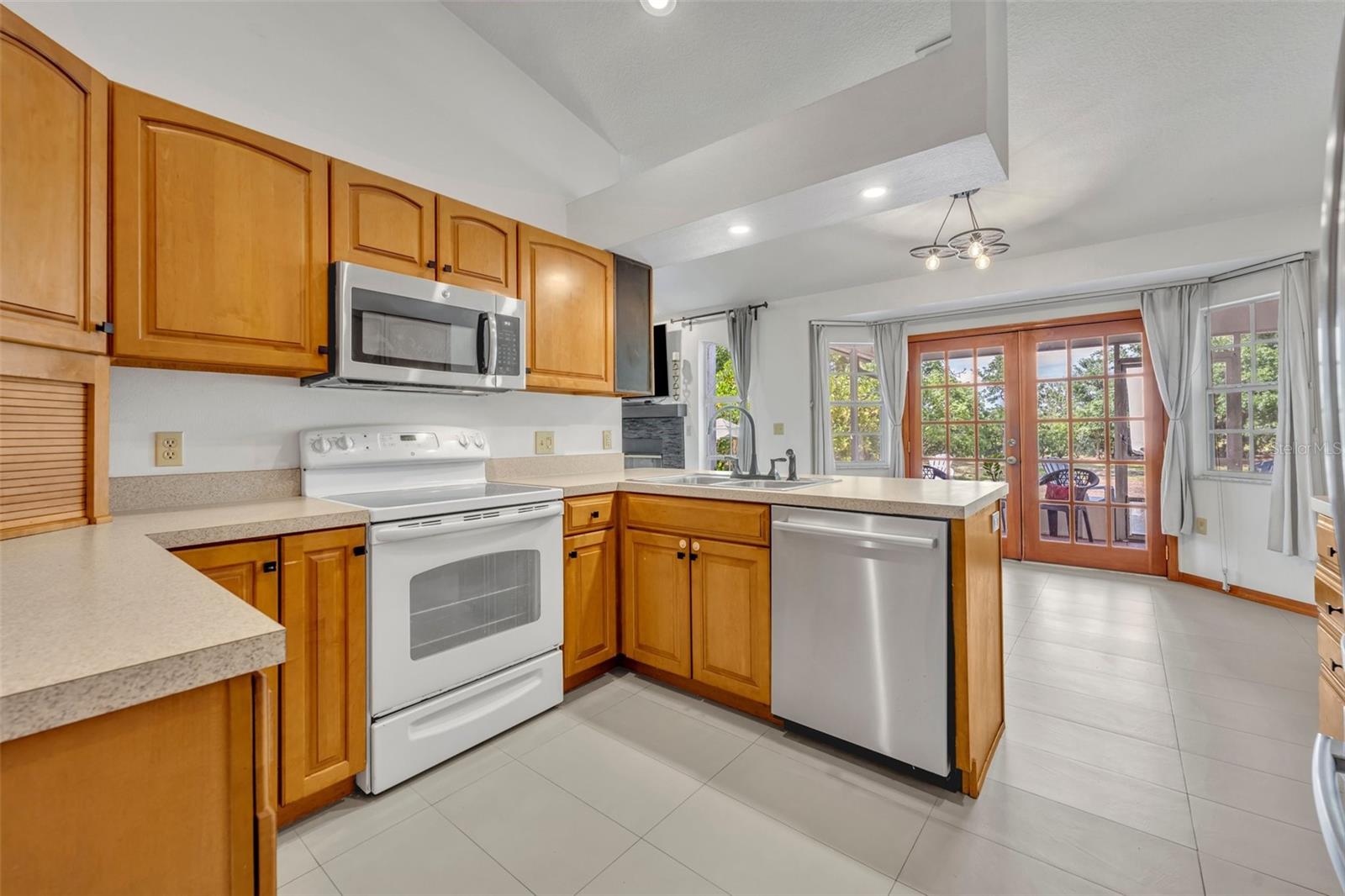 Image 19 of 61 For 2810 Windsong Lane