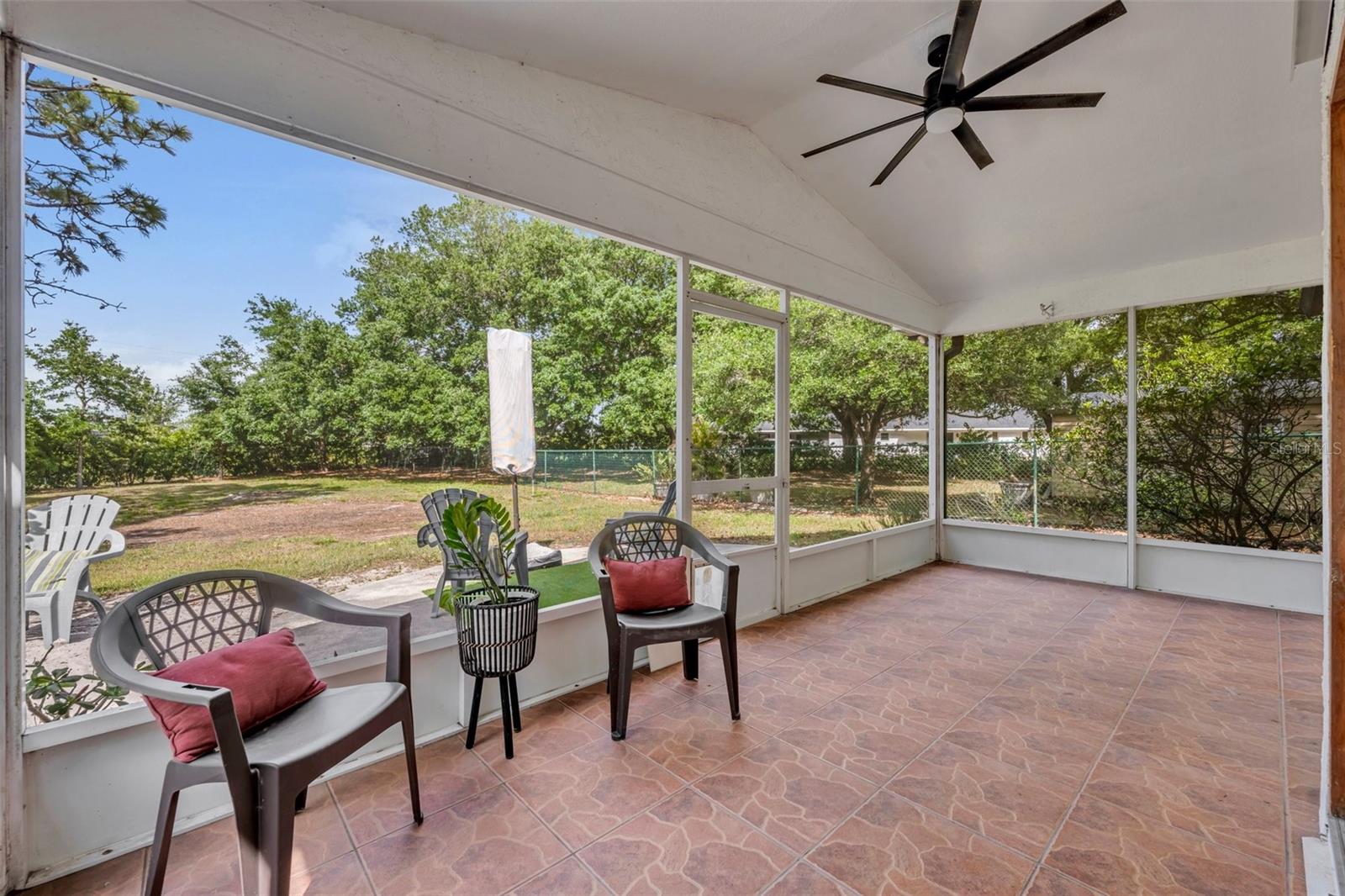 Image 33 of 61 For 2810 Windsong Lane