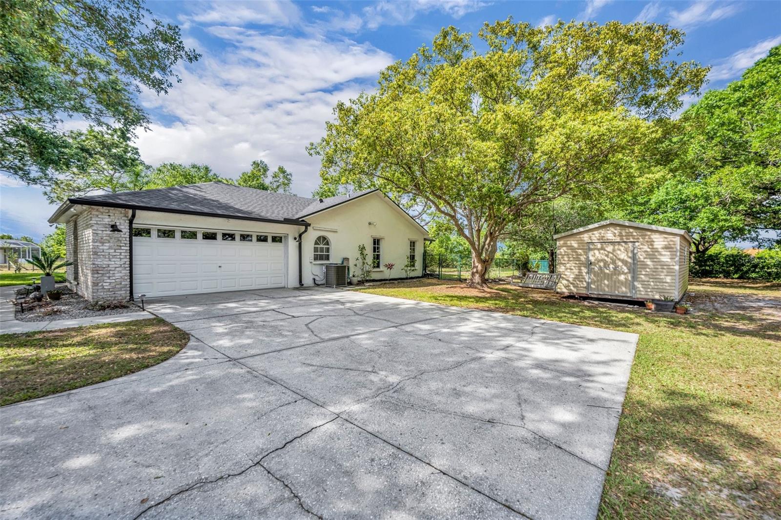 Image 41 of 61 For 2810 Windsong Lane