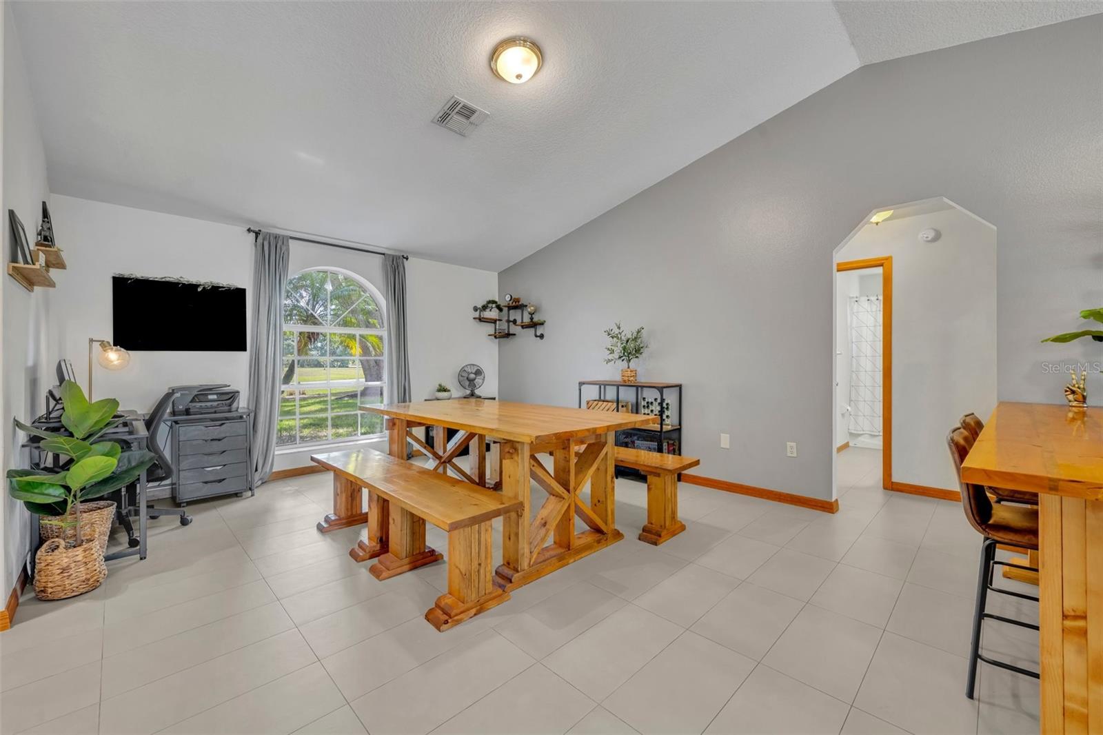 Image 7 of 61 For 2810 Windsong Lane