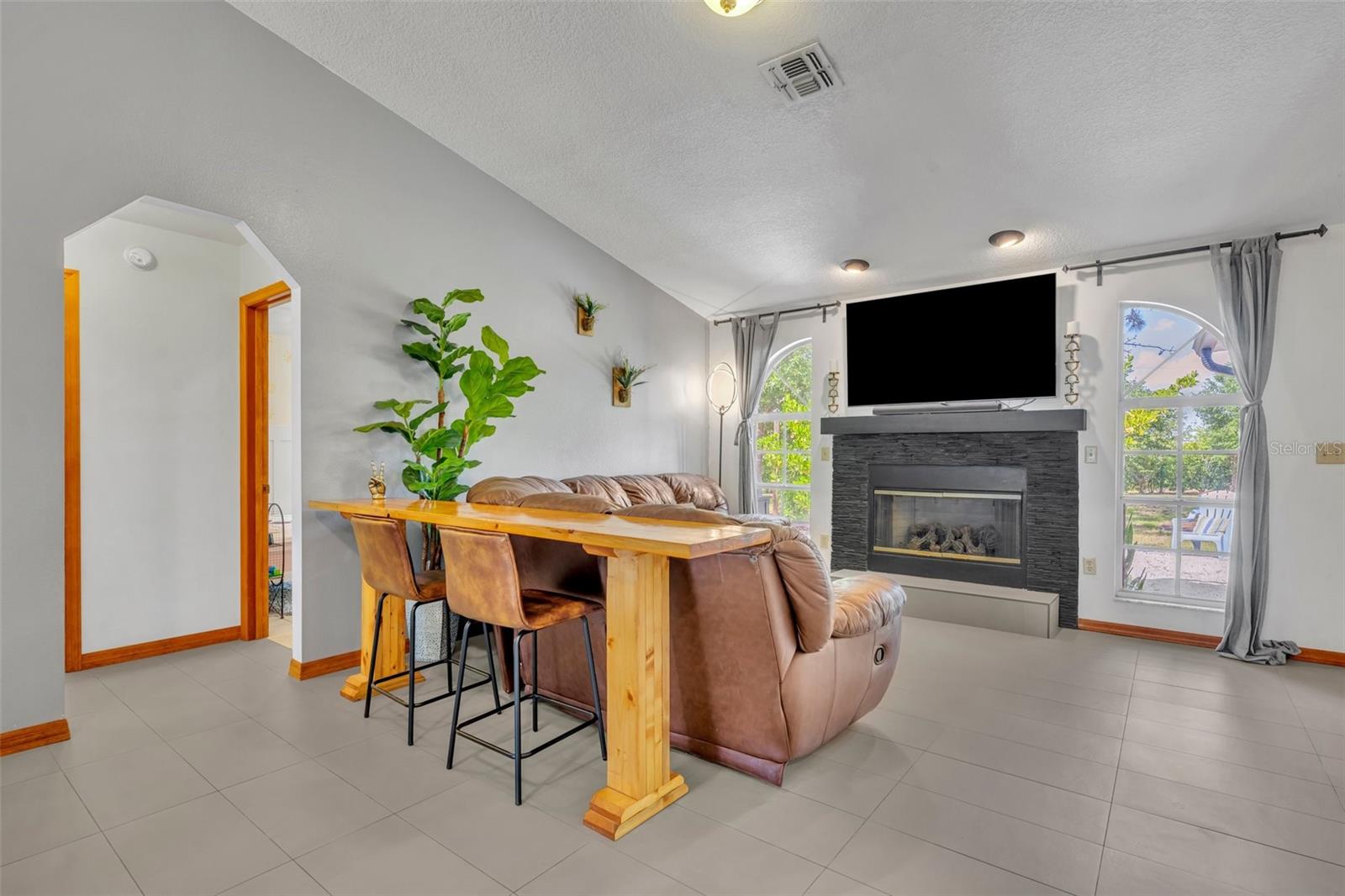 Image 8 of 61 For 2810 Windsong Lane