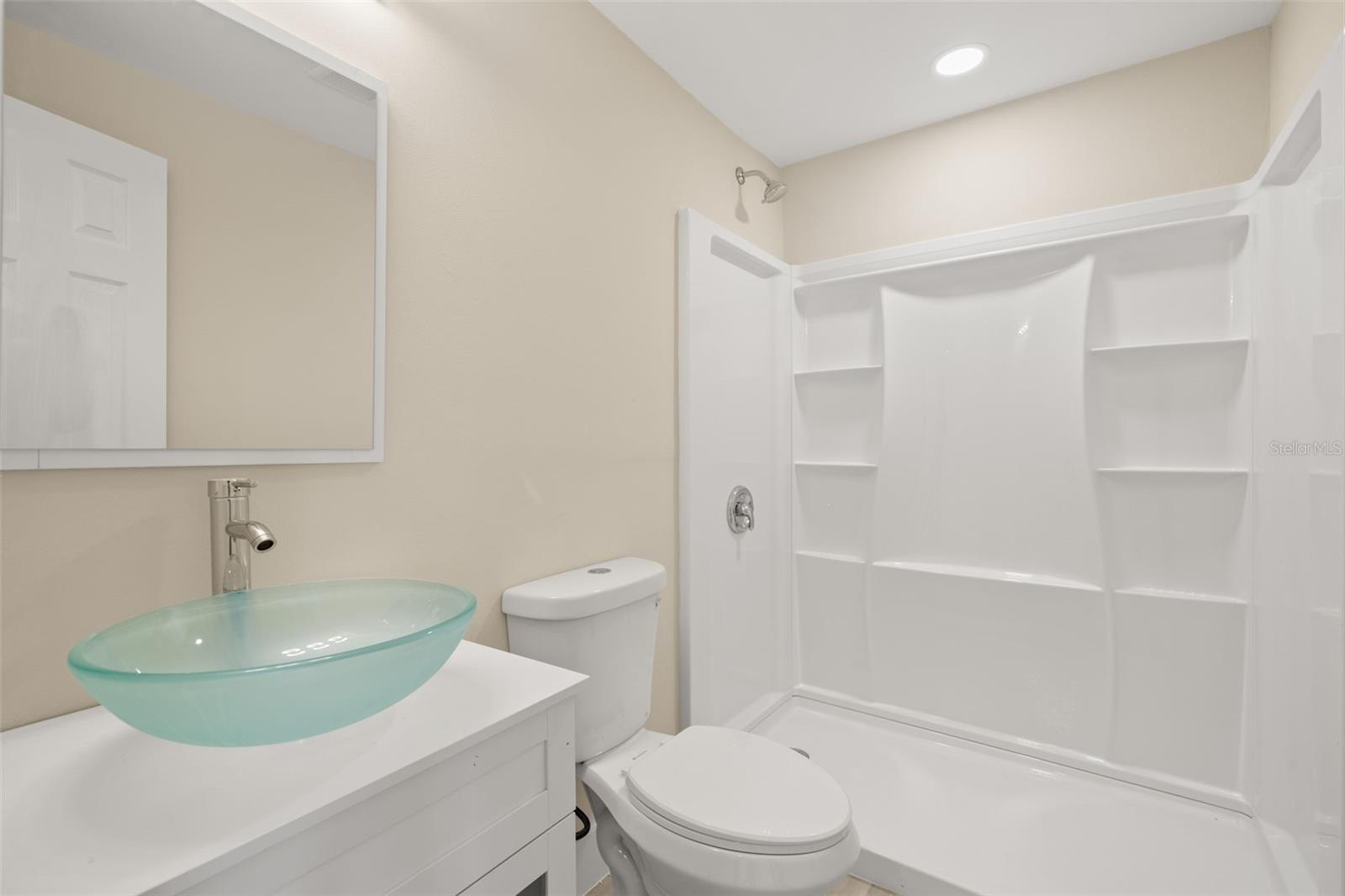 Image 25 of 25 For 4135 Des Moines Street Ne 4135