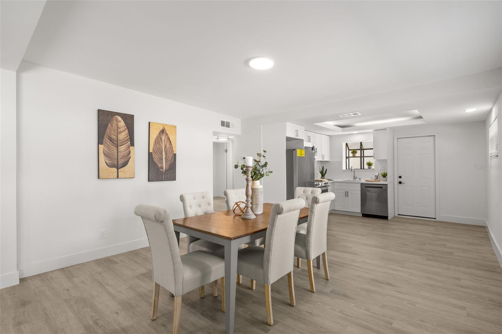 Image 6 of 25 For 4135 Des Moines Street Ne 4135