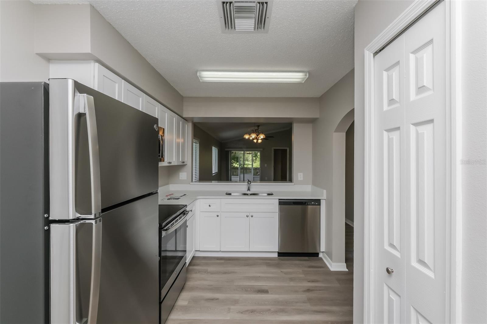 Image 5 of 16 For 523 Scarlet Maple Court