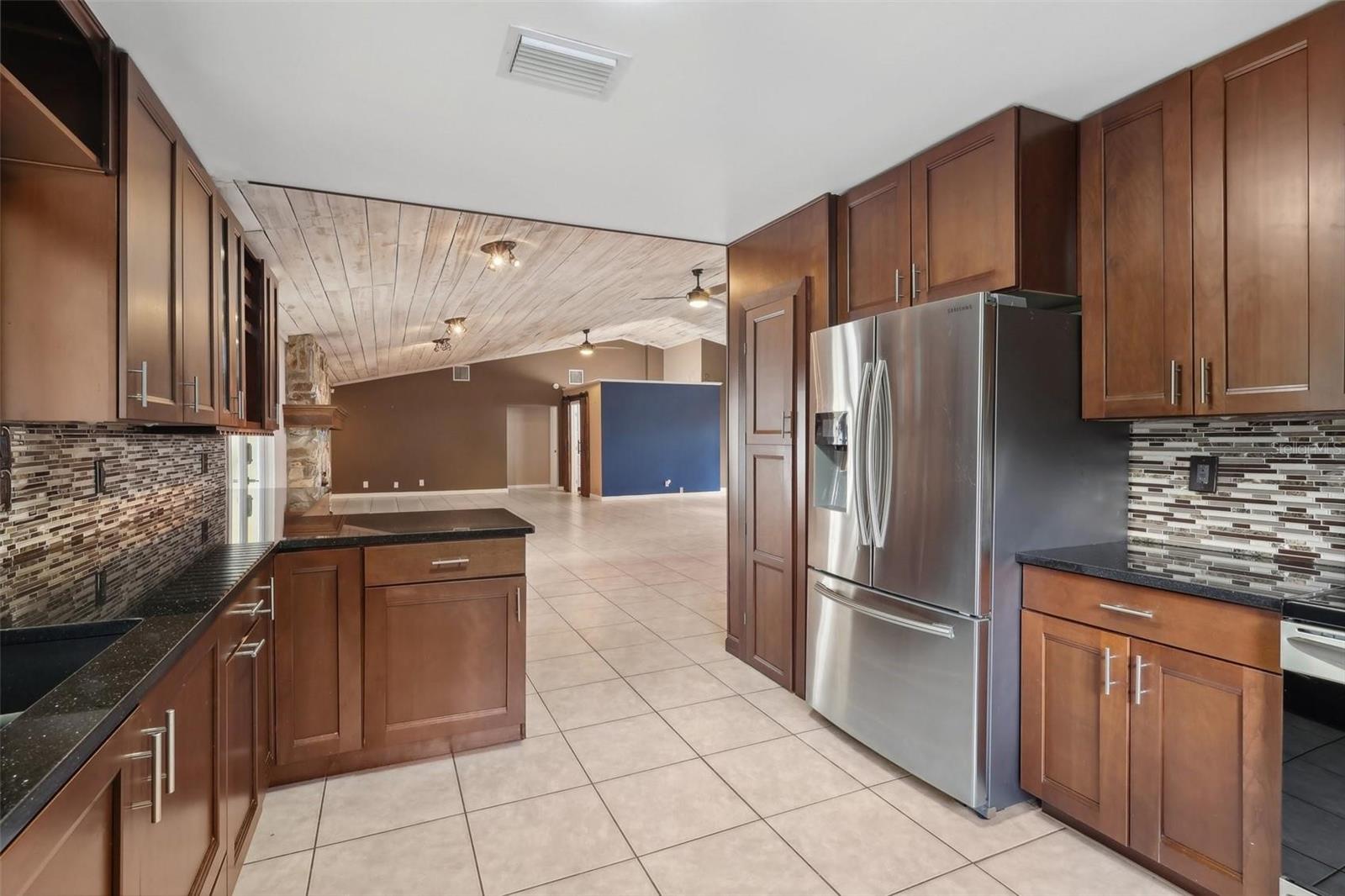 Image 13 of 51 For 11352 Persimmon Boulevard