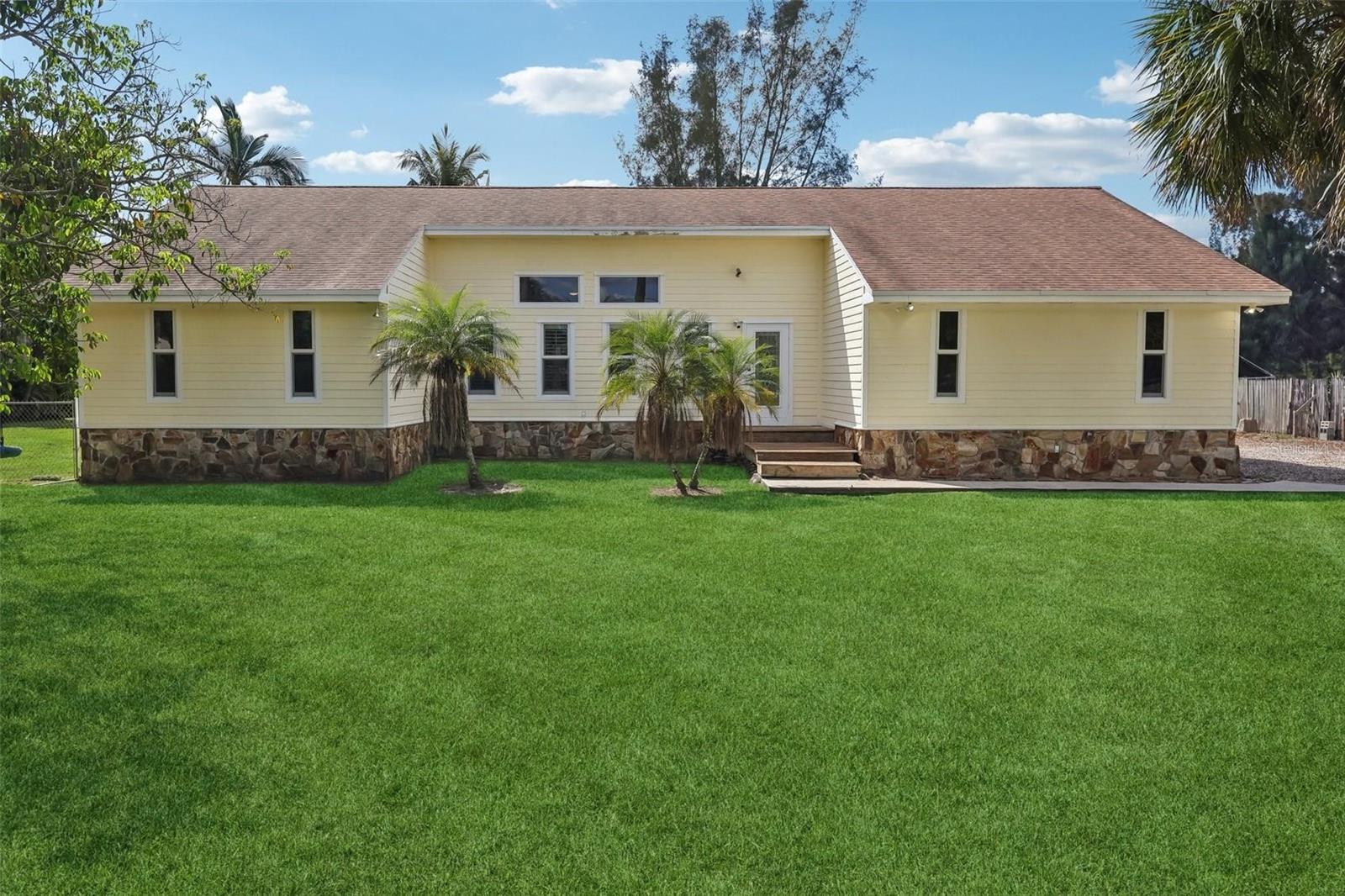 Image 2 of 51 For 11352 Persimmon Boulevard