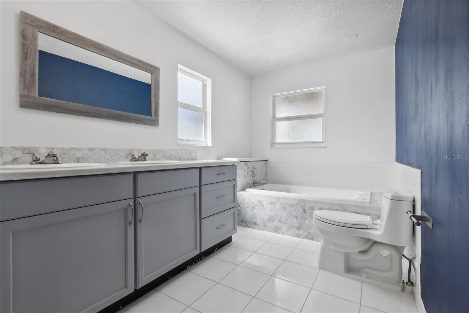 Image 26 of 51 For 11352 Persimmon Boulevard