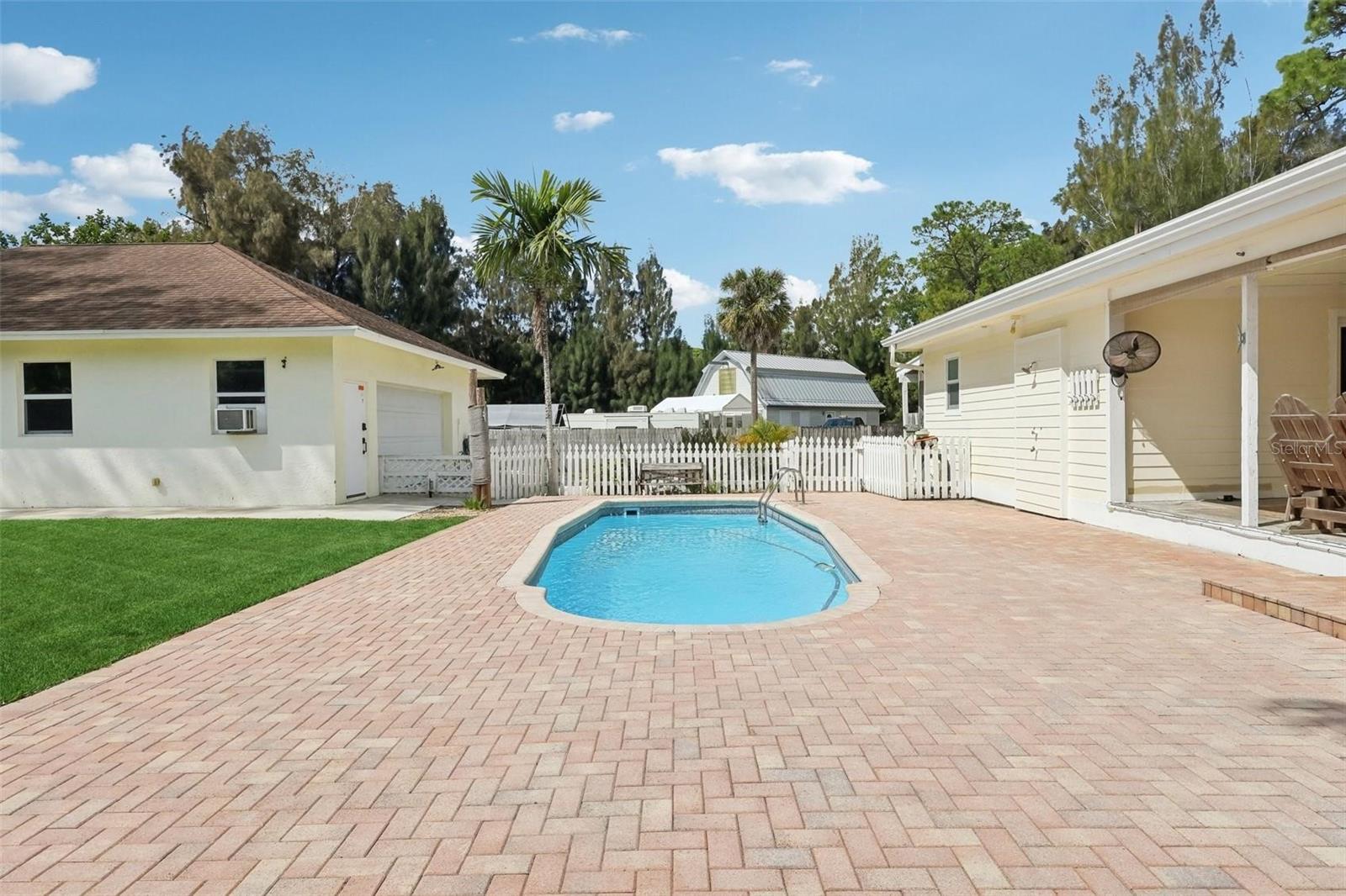 Image 31 of 51 For 11352 Persimmon Boulevard