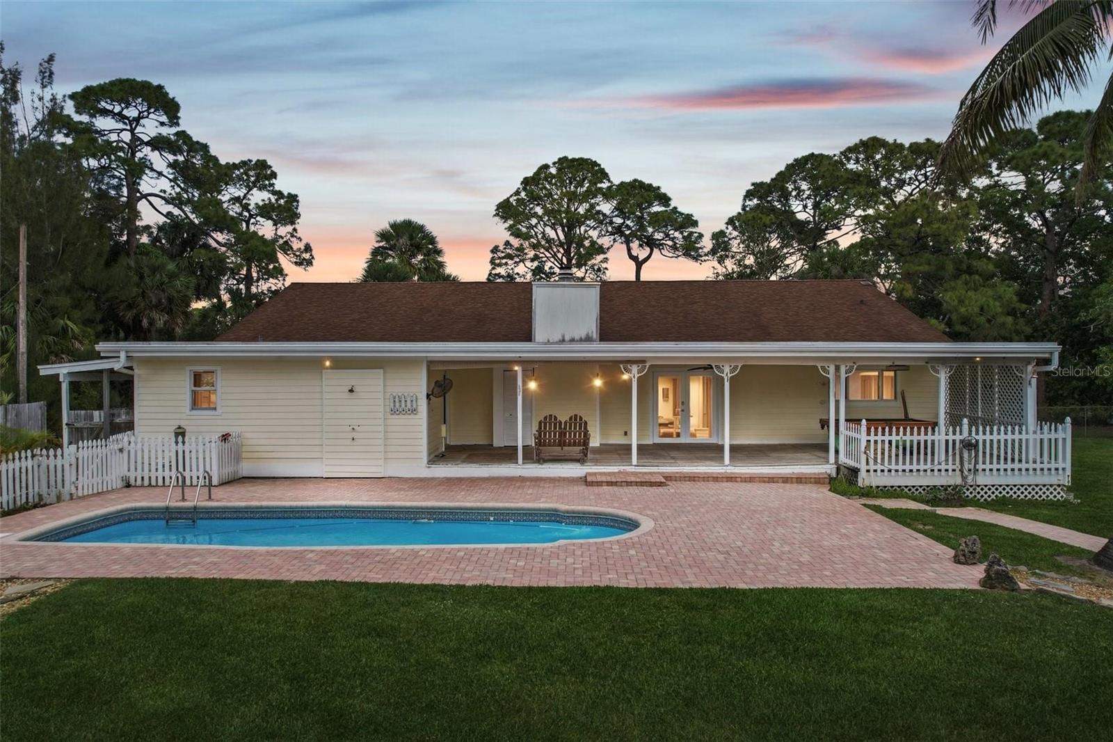 Image 33 of 51 For 11352 Persimmon Boulevard