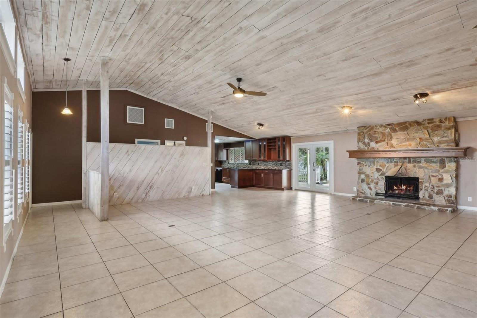 Image 6 of 51 For 11352 Persimmon Boulevard