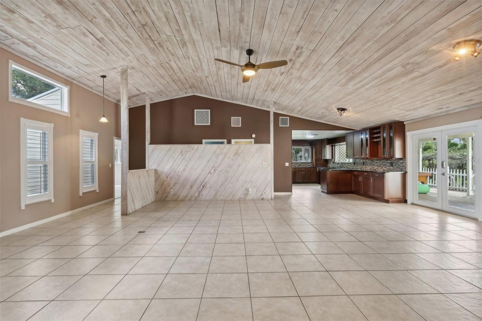 Image 8 of 51 For 11352 Persimmon Boulevard