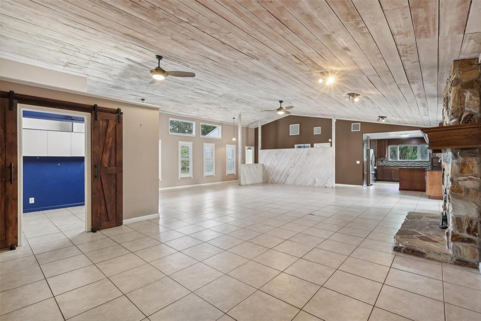 Image 9 of 51 For 11352 Persimmon Boulevard
