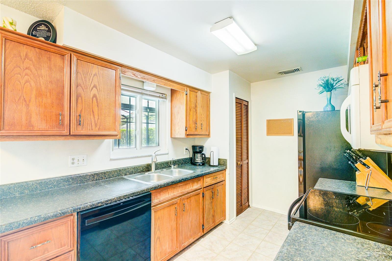 Image 16 of 52 For 2729 Hilda Court