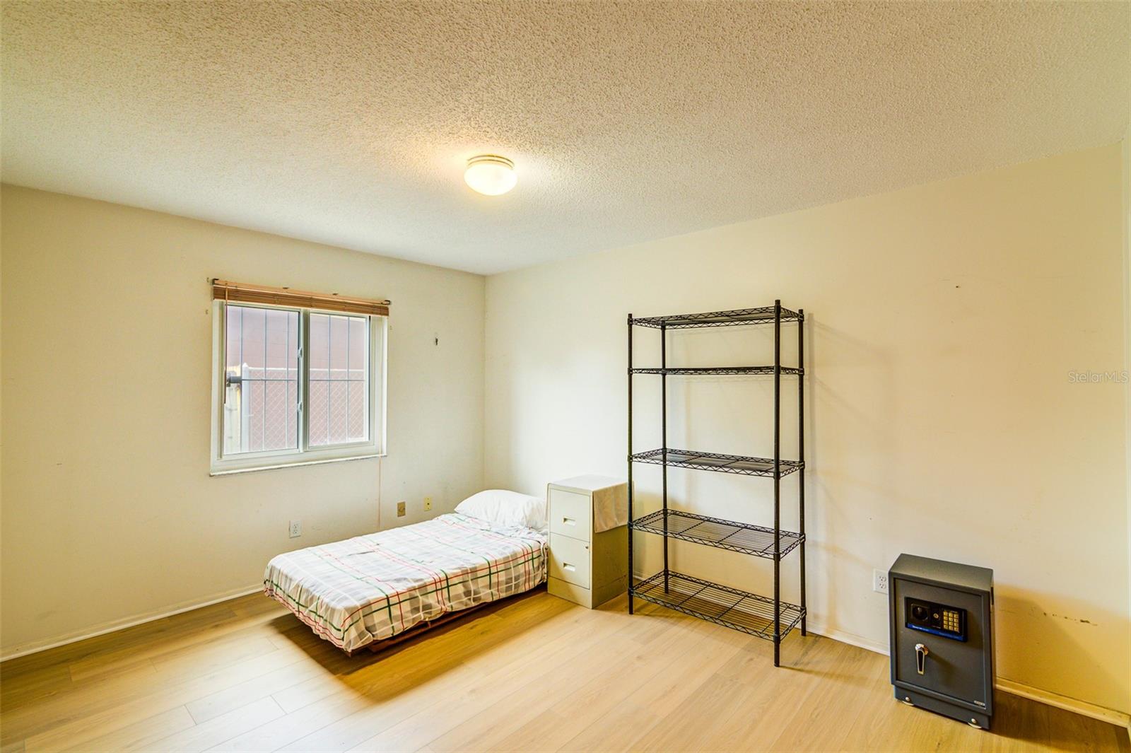 Image 33 of 52 For 2729 Hilda Court