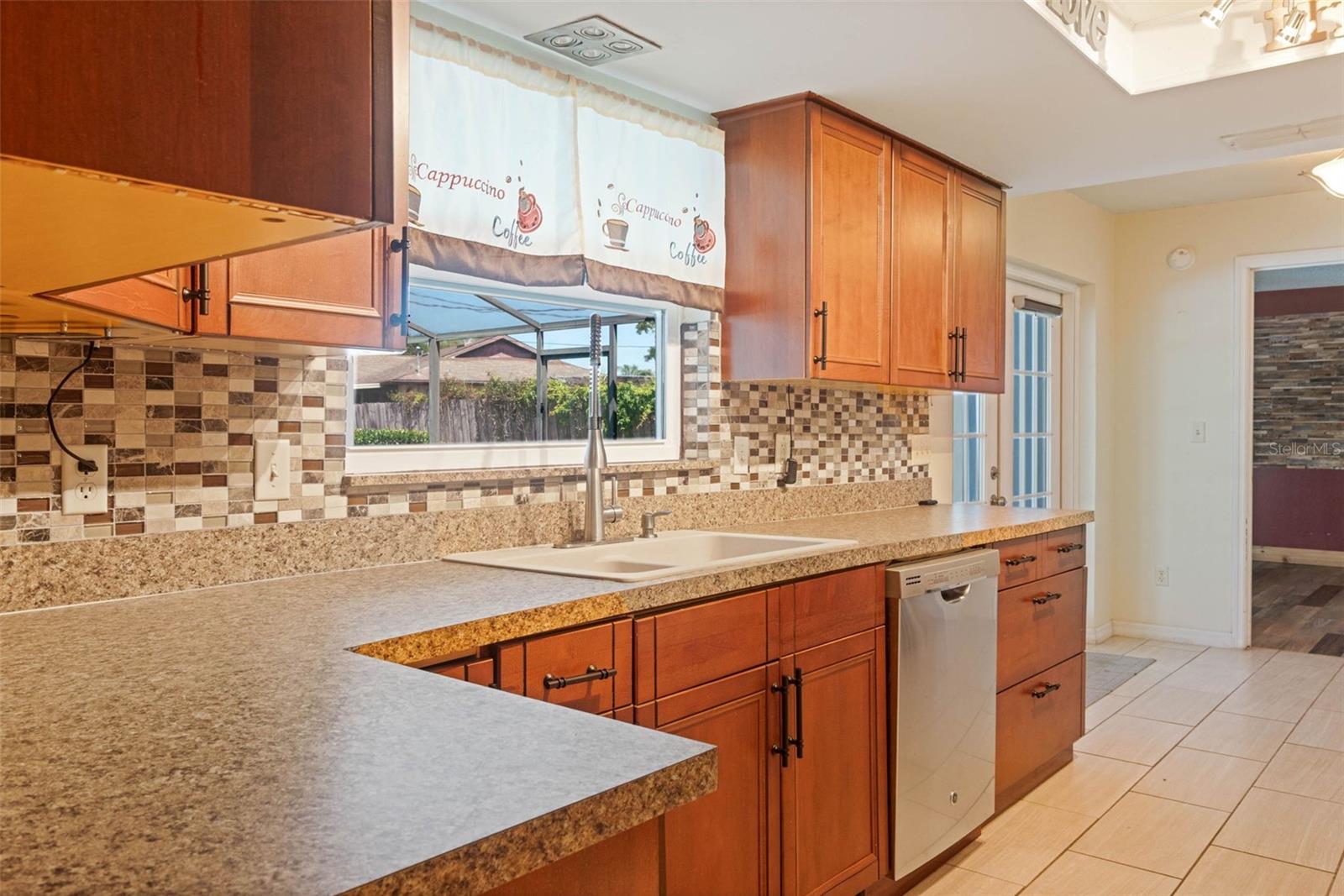 Image 10 of 51 For 2990 Mallard Drive