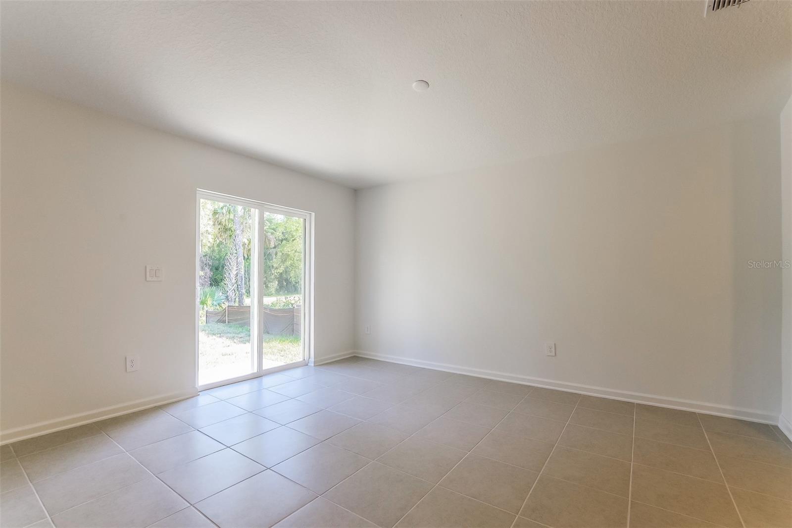 Image 4 of 15 For 1319 Blue Ash Lane