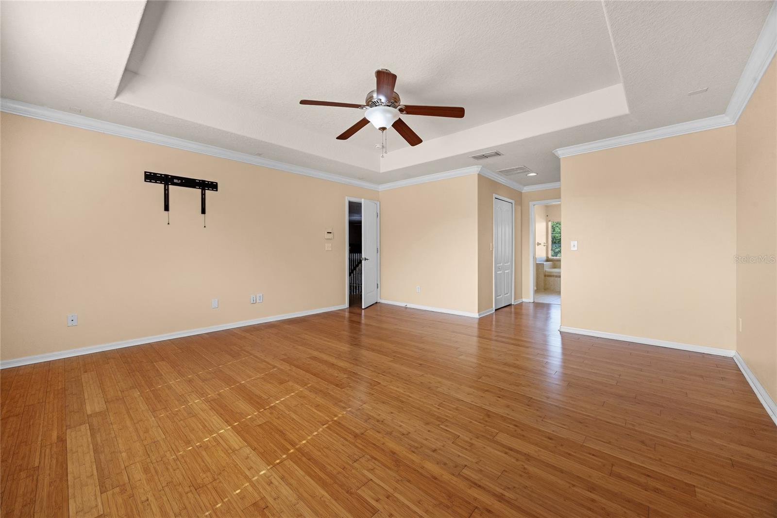 Image 11 of 62 For 346 Willet Avenue