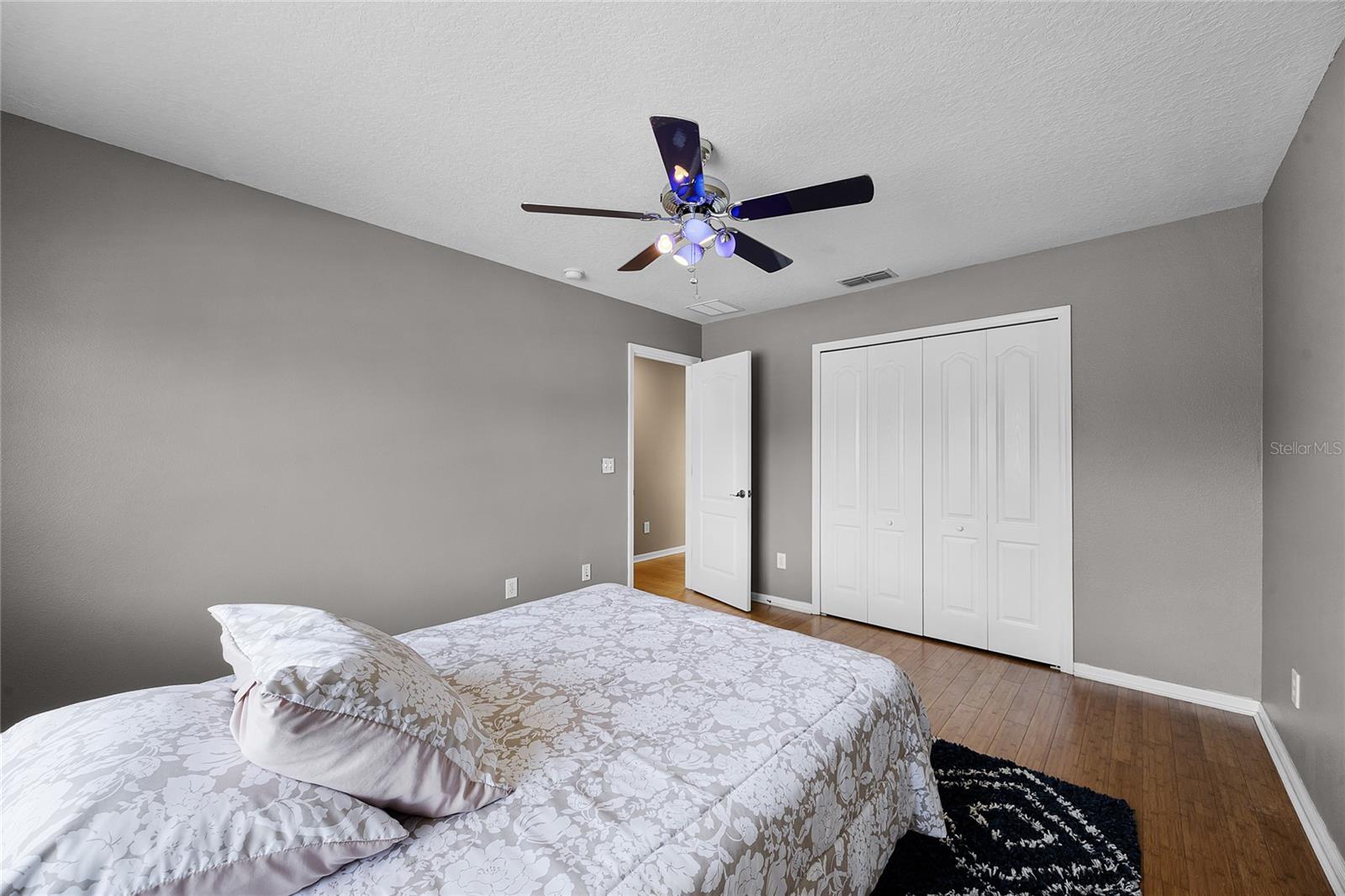 Image 19 of 62 For 346 Willet Avenue