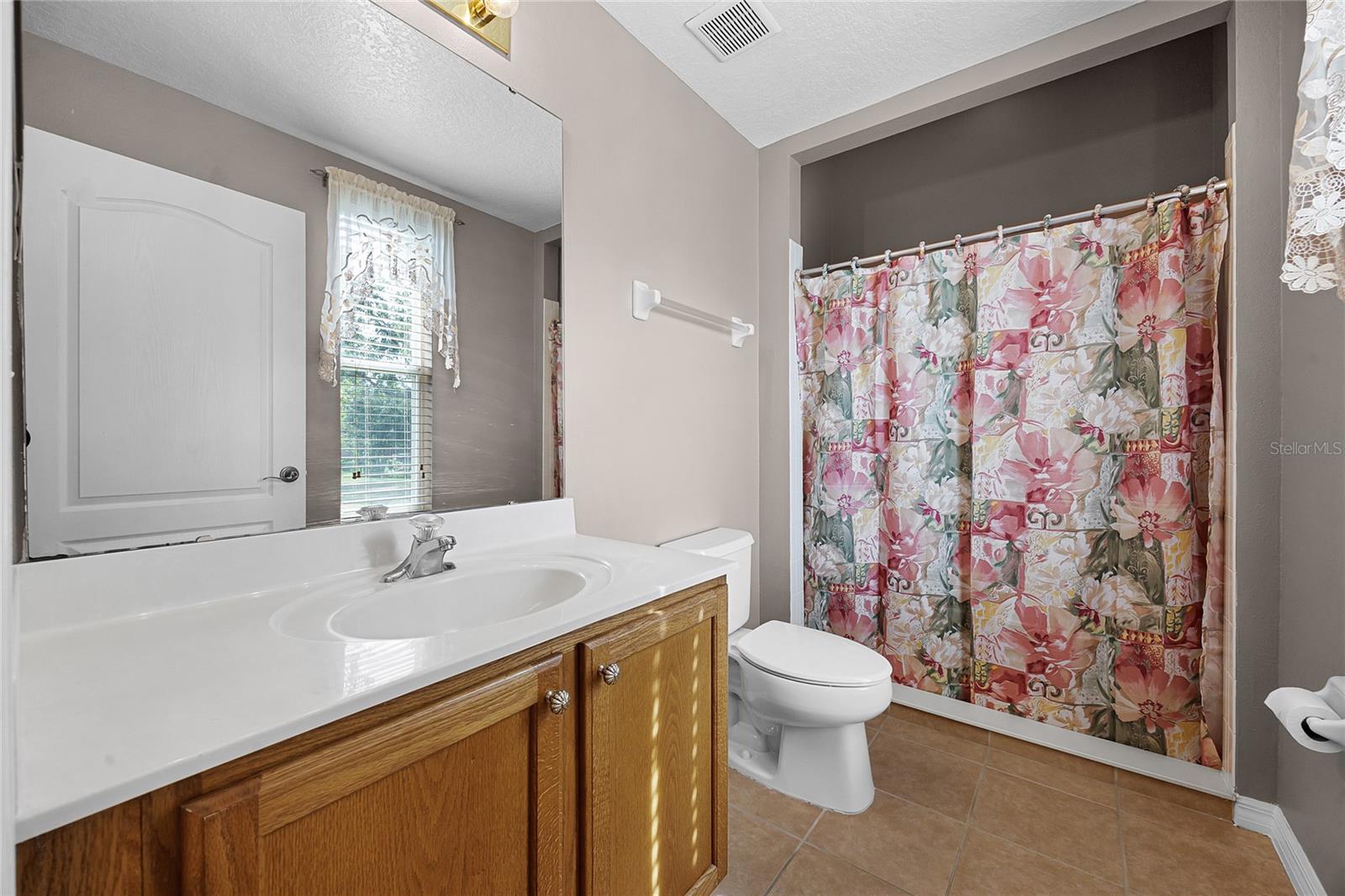 Image 25 of 62 For 346 Willet Avenue