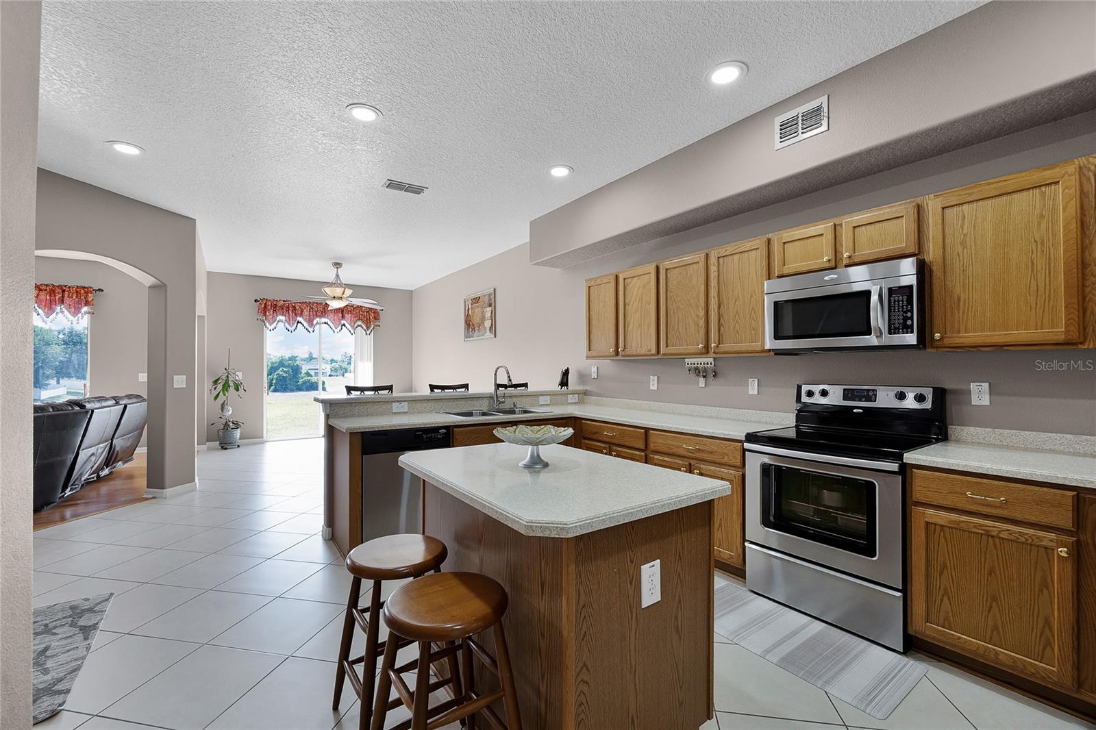 Image 4 of 62 For 346 Willet Avenue