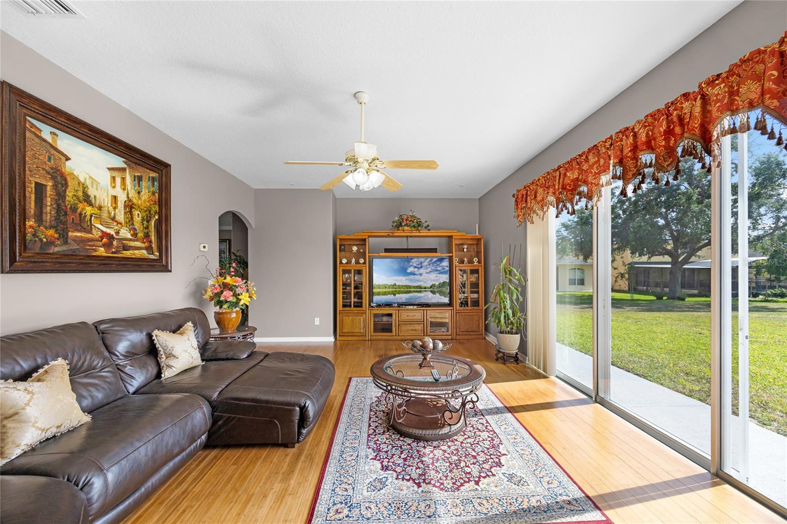 Image 41 of 62 For 346 Willet Avenue