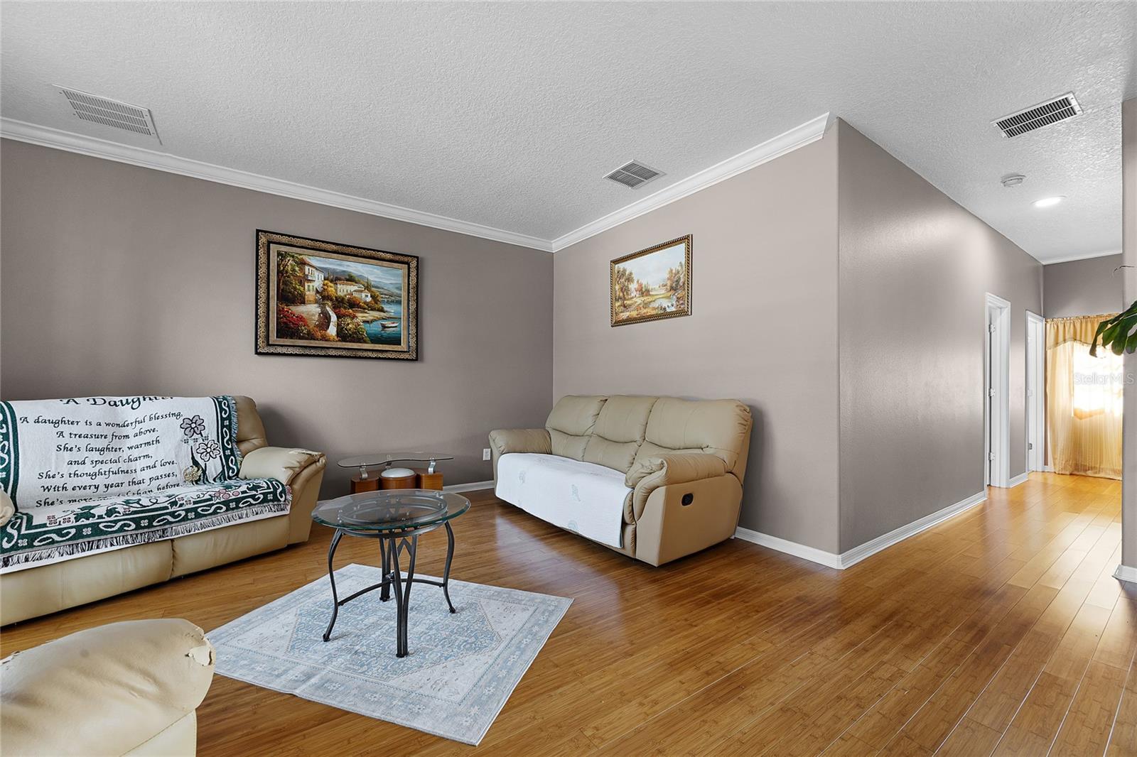 Image 45 of 62 For 346 Willet Avenue