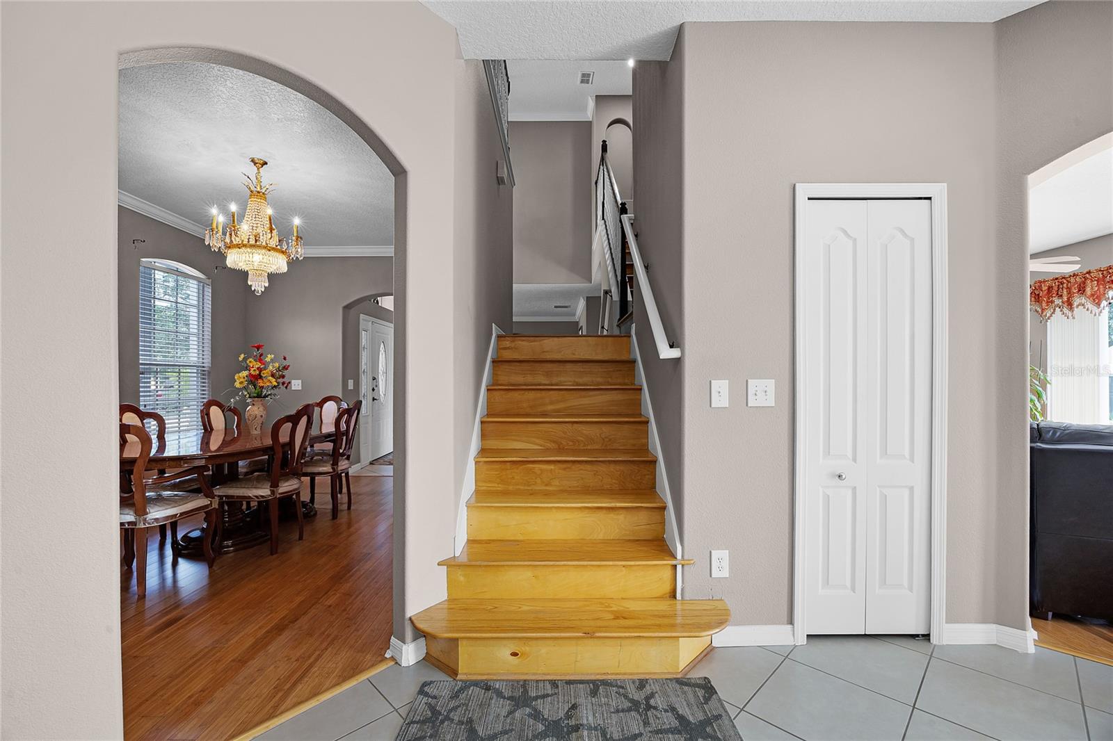 Image 48 of 62 For 346 Willet Avenue