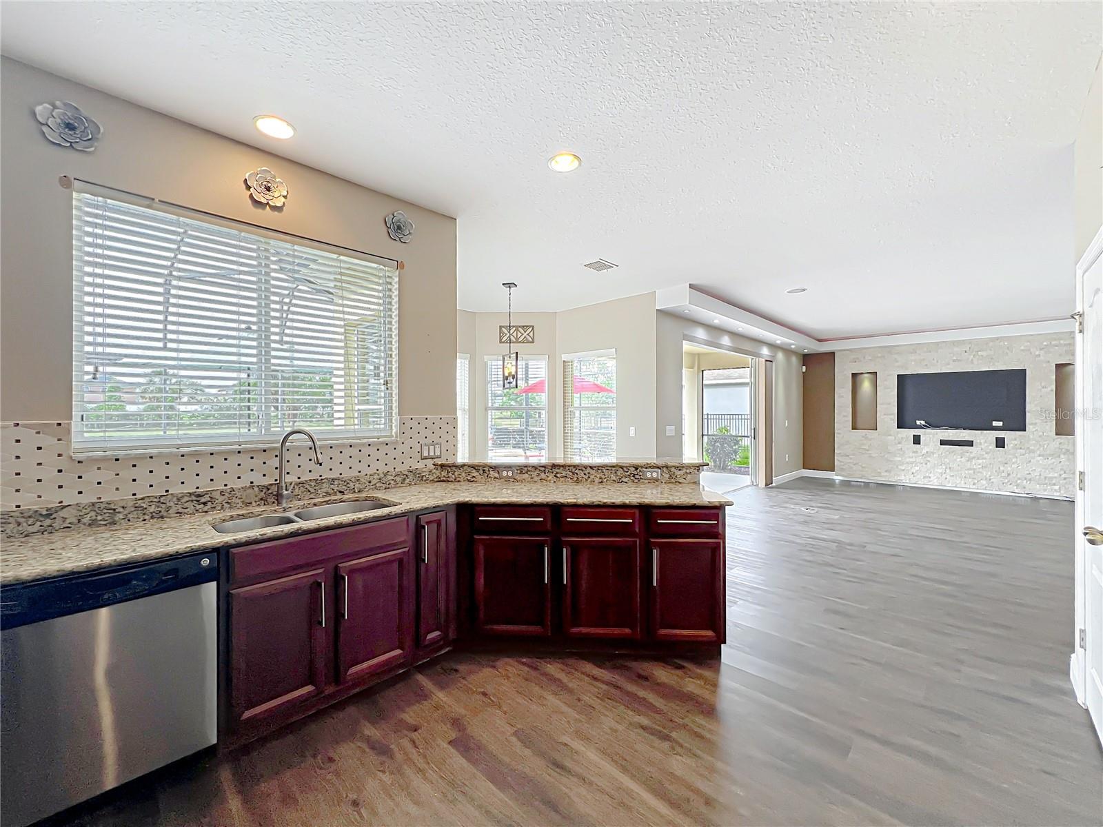 Image 10 of 87 For 2145 Plantation Oak Drive