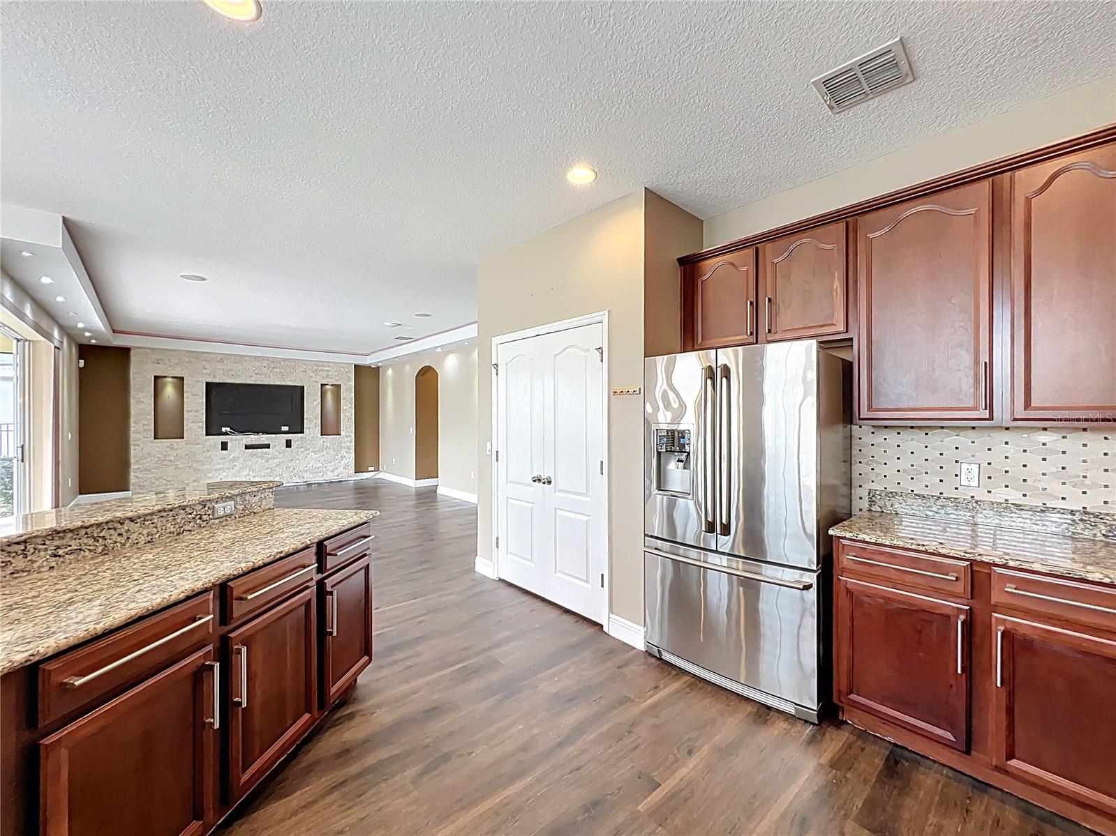 Image 11 of 87 For 2145 Plantation Oak Drive