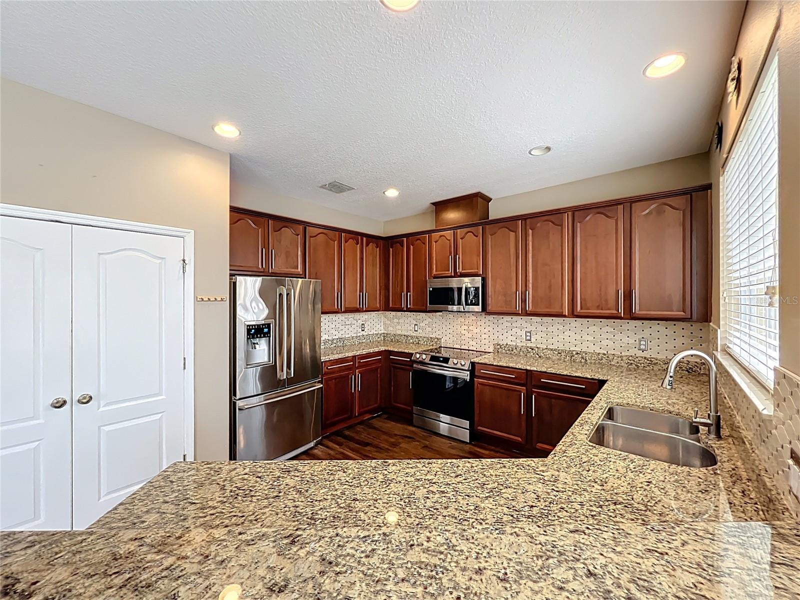 Image 17 of 87 For 2145 Plantation Oak Drive