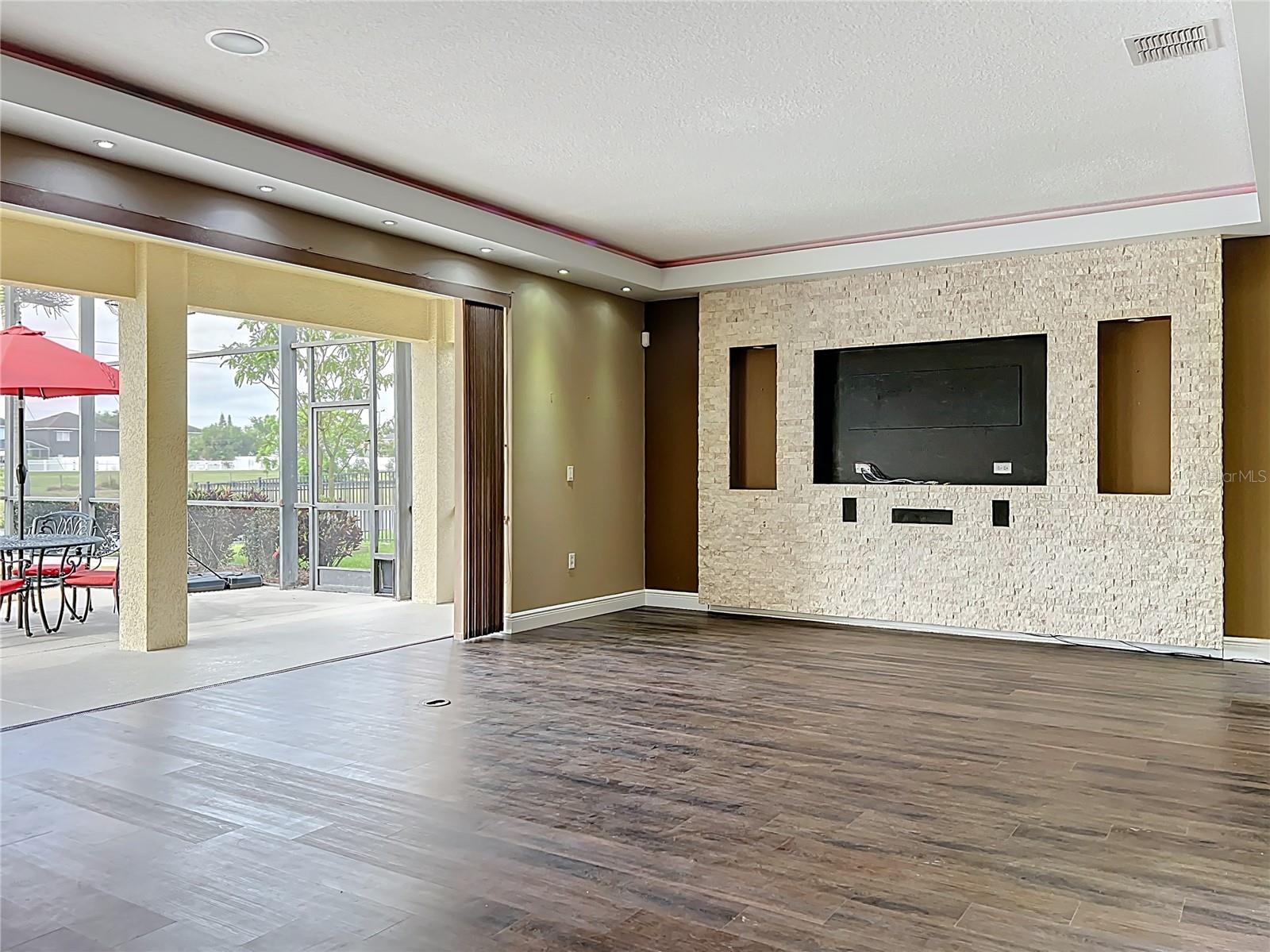 Image 19 of 87 For 2145 Plantation Oak Drive