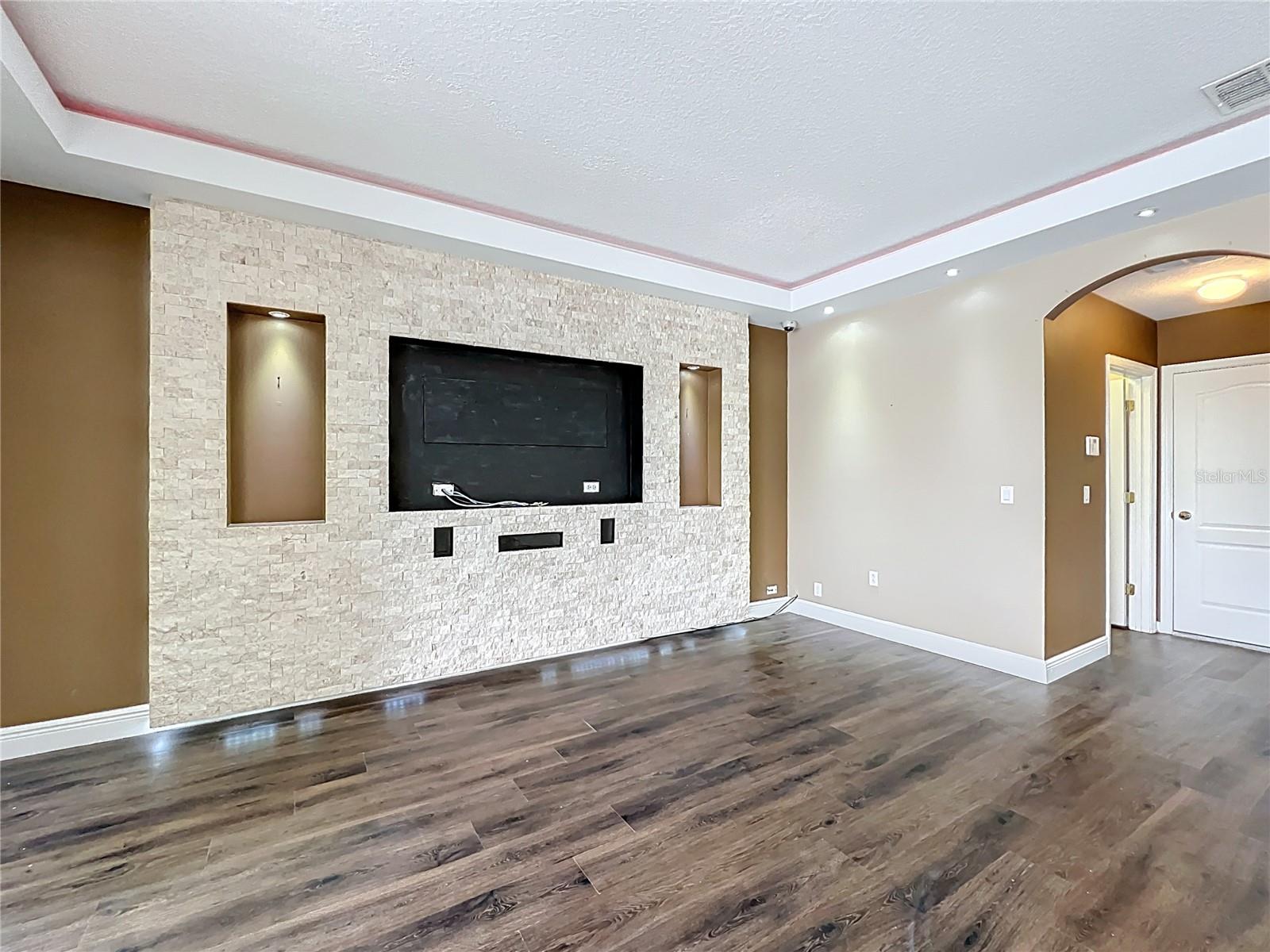 Image 20 of 87 For 2145 Plantation Oak Drive