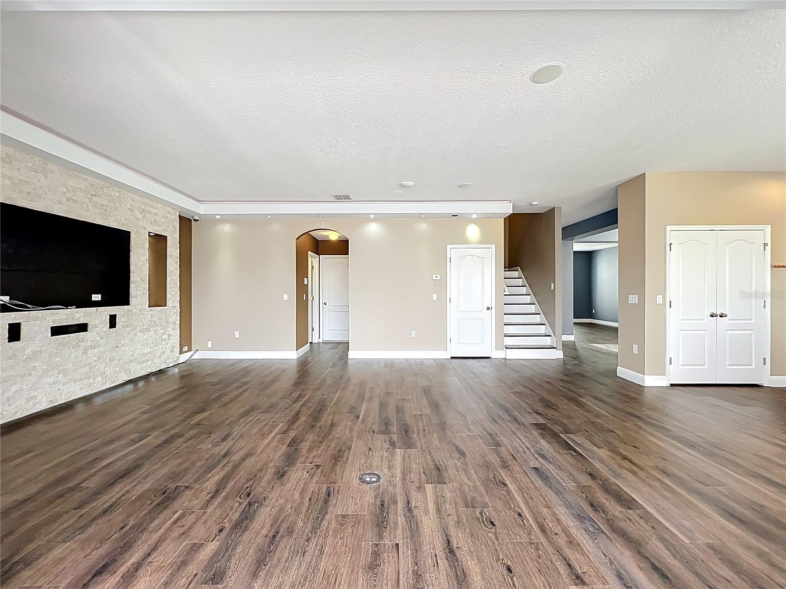 Image 21 of 87 For 2145 Plantation Oak Drive