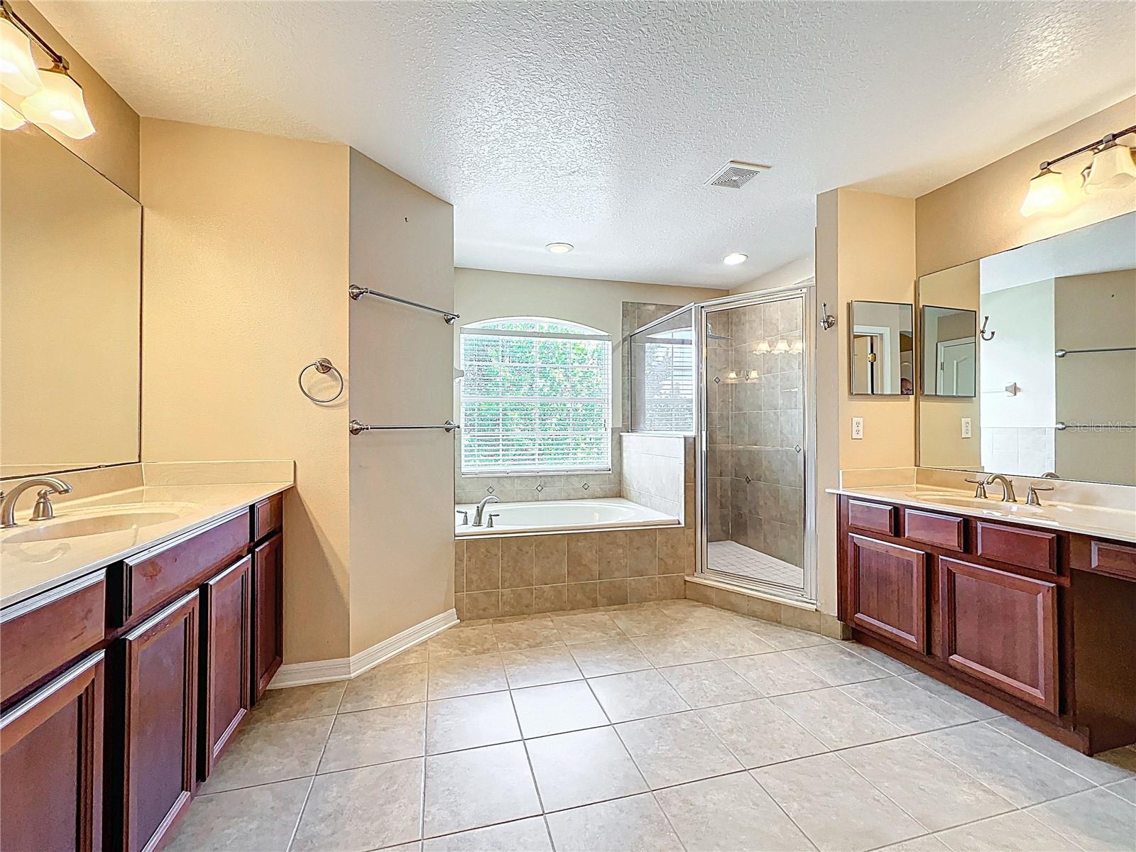 Image 39 of 87 For 2145 Plantation Oak Drive