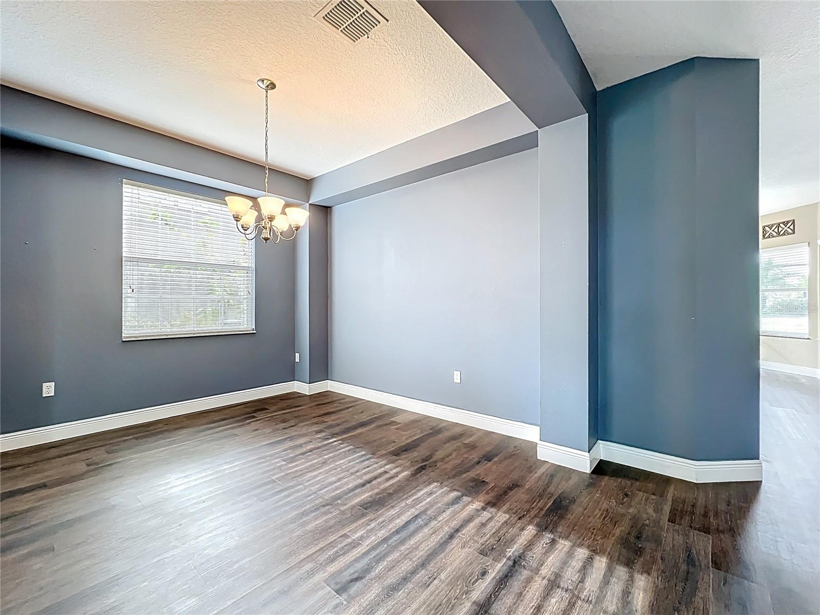 Image 4 of 87 For 2145 Plantation Oak Drive