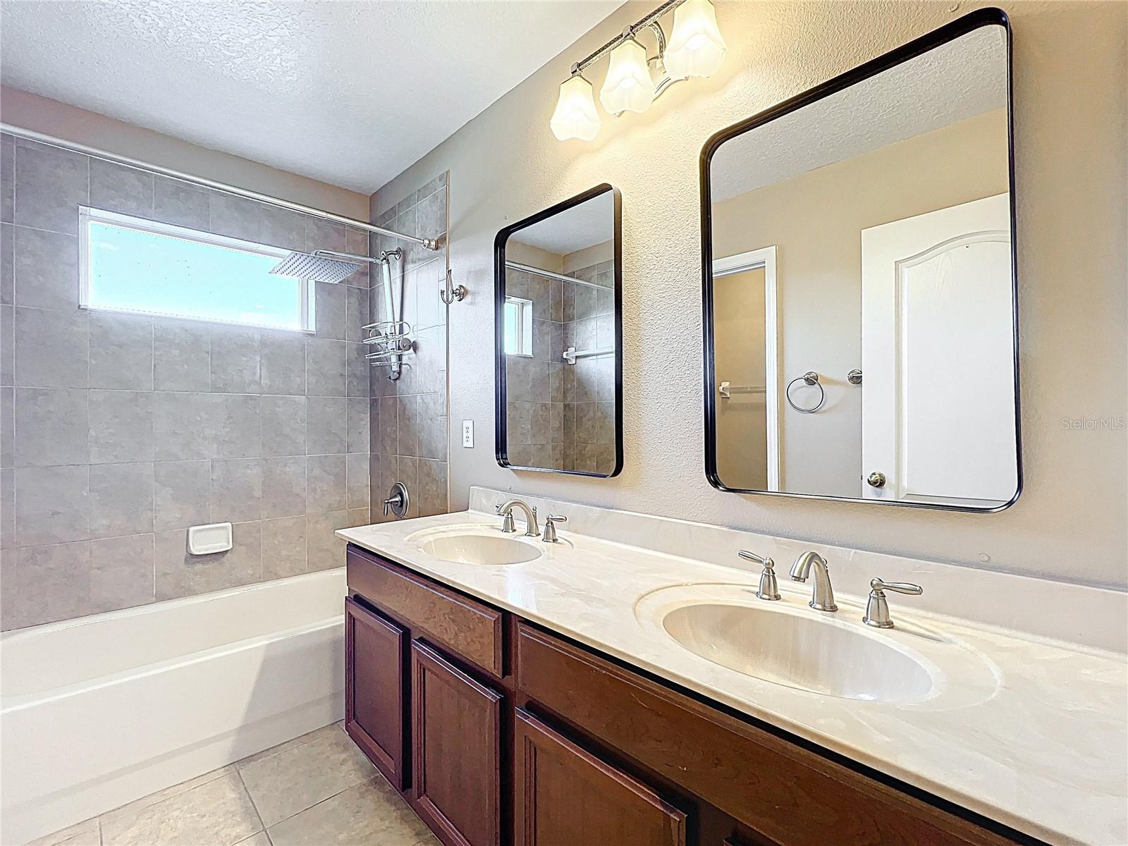 Image 49 of 87 For 2145 Plantation Oak Drive