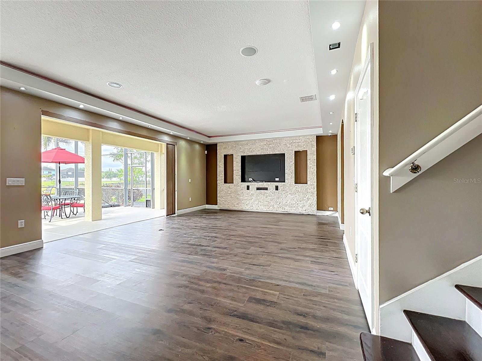 Image 7 of 87 For 2145 Plantation Oak Drive