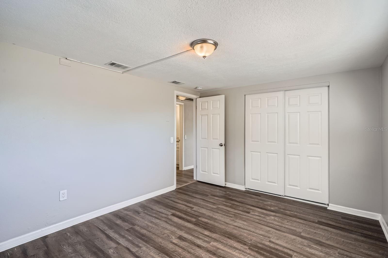 Image 17 of 28 For 3206 Peterborough Street