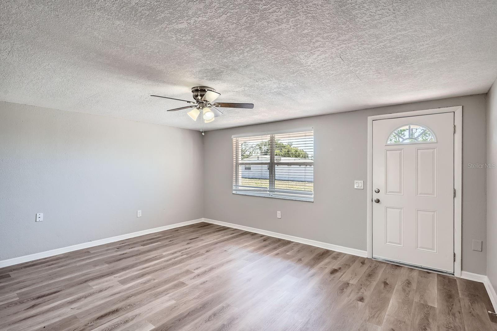 Image 4 of 28 For 3206 Peterborough Street