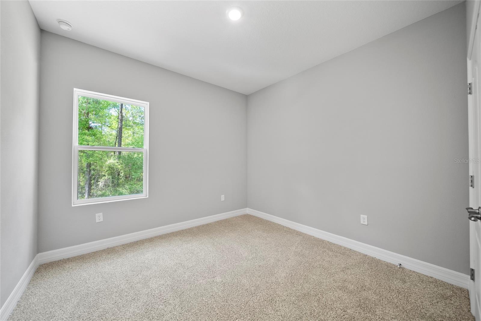 Listing photo id 10 for 9157 Laramore Terrace