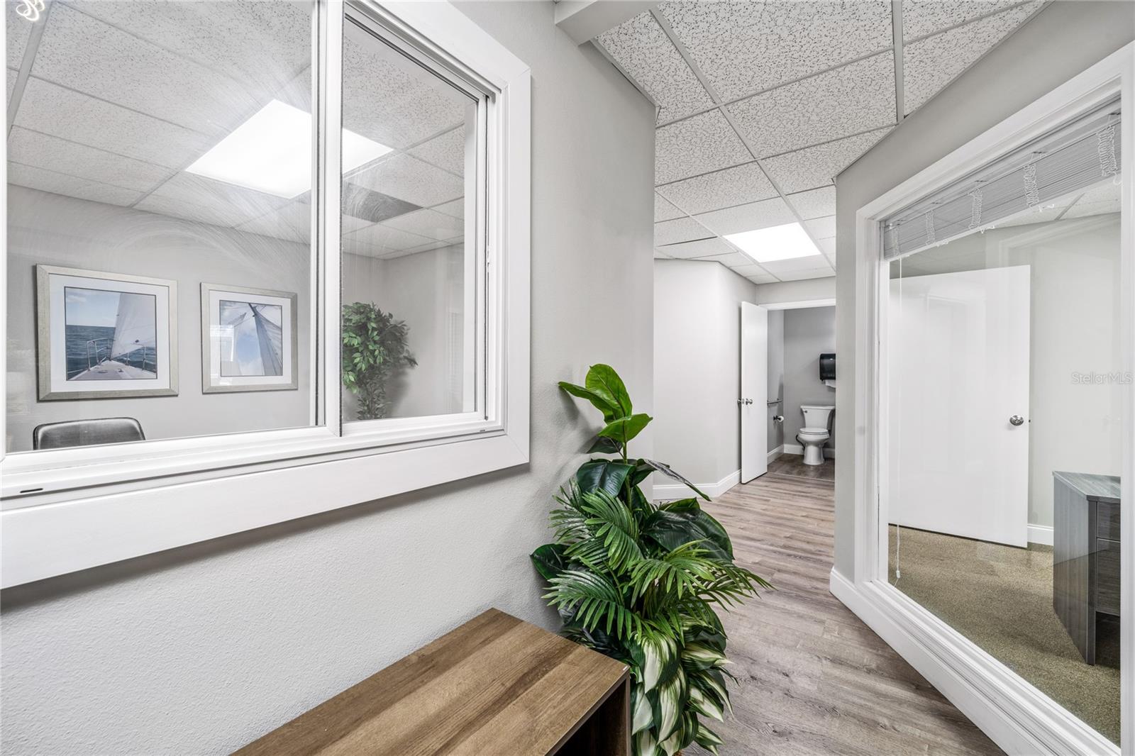 Image 6 of 28 For 978 Douglas Avenue 107