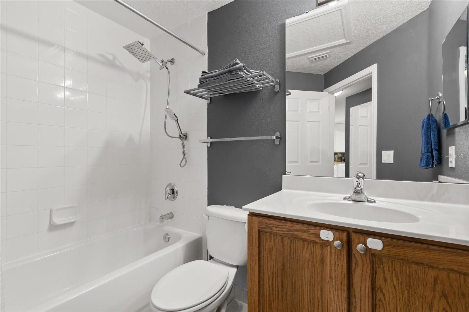 Image 19 of 38 For 10154 Regent Square Drive 201
