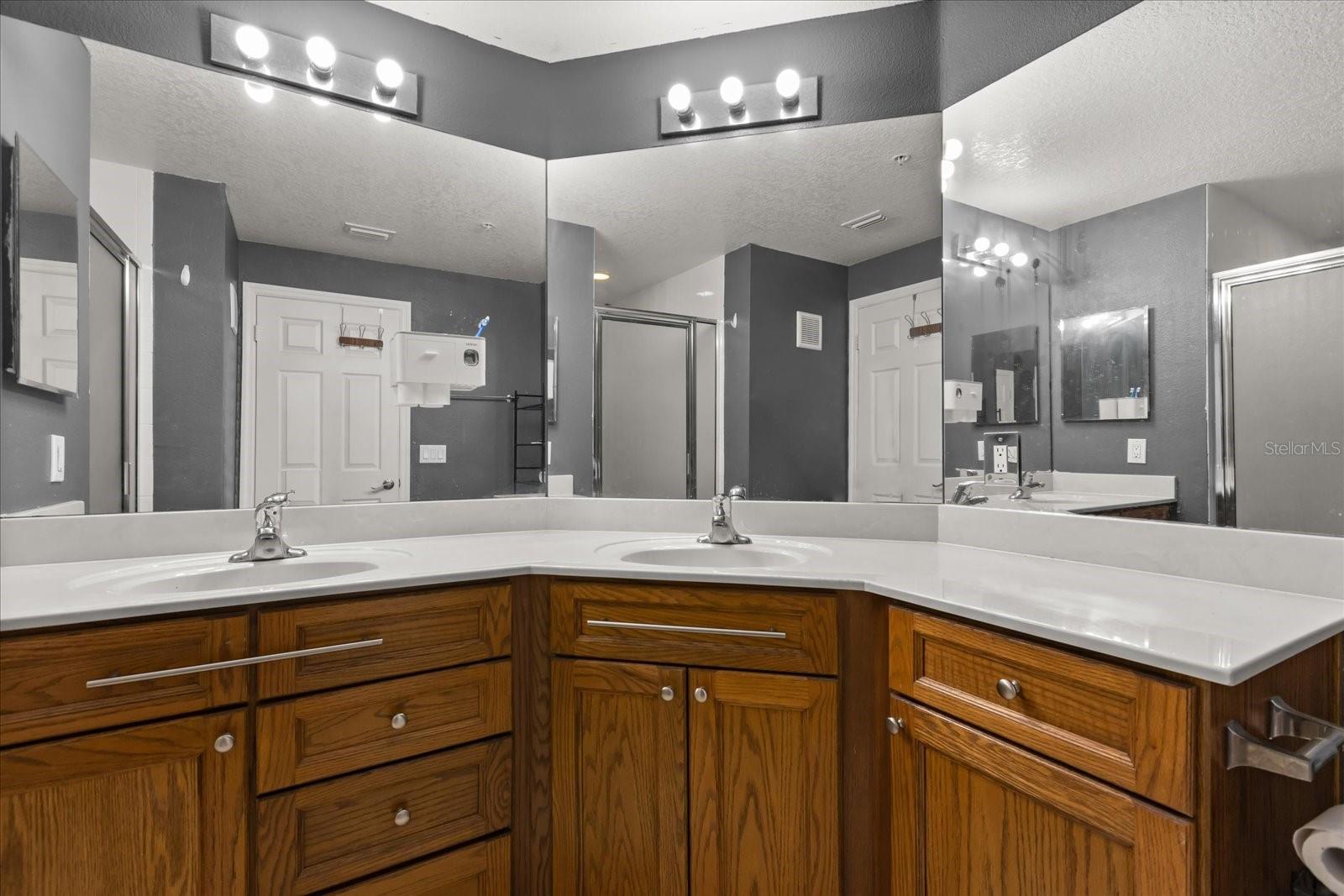Image 20 of 38 For 10154 Regent Square Drive 201