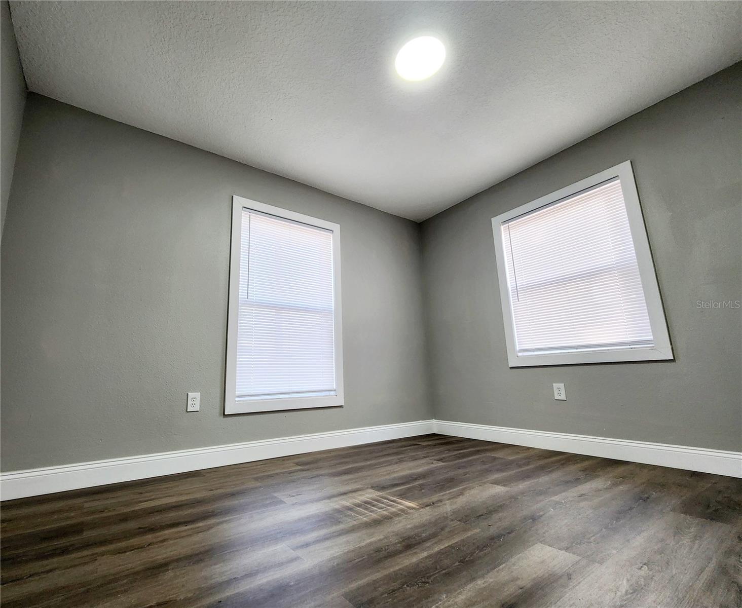Image 9 of 10 For 701 Titcomb Street