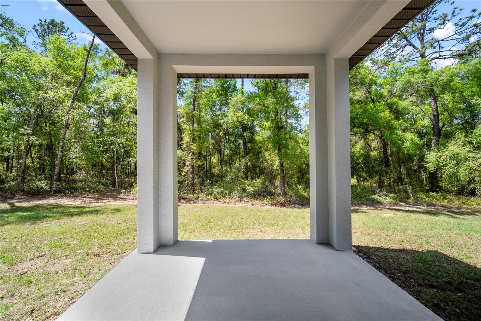 Listing photo id 12 for 887 Weldon Lane