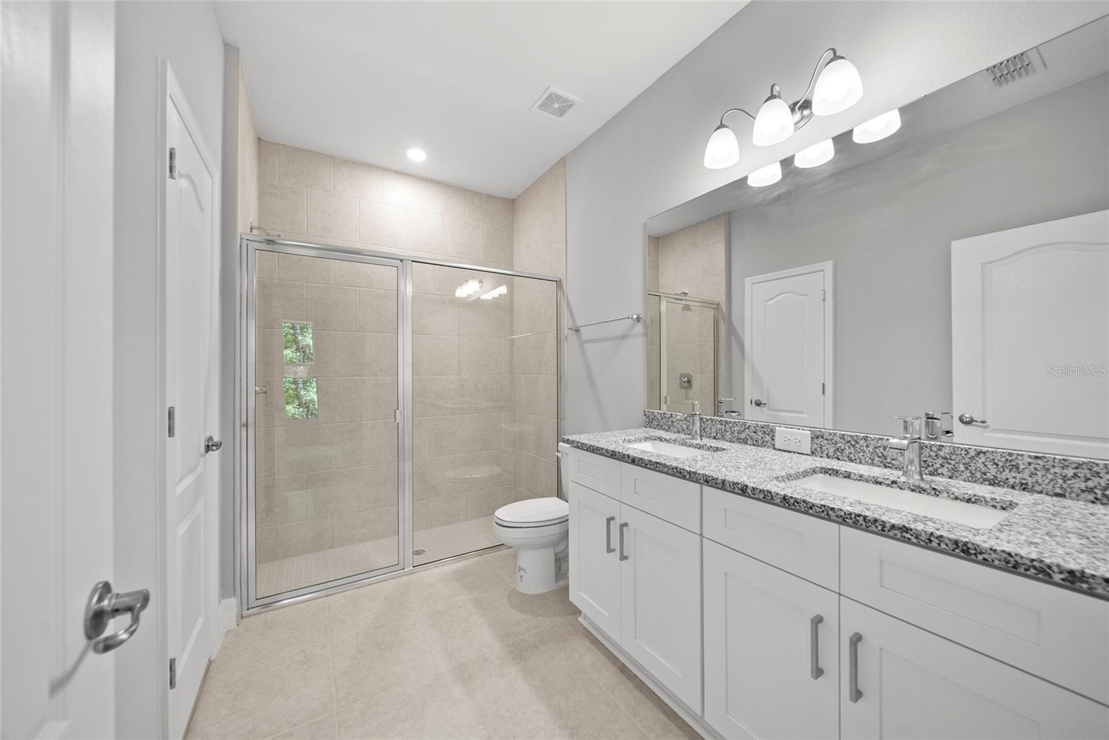 Listing photo id 6 for 887 Weldon Lane
