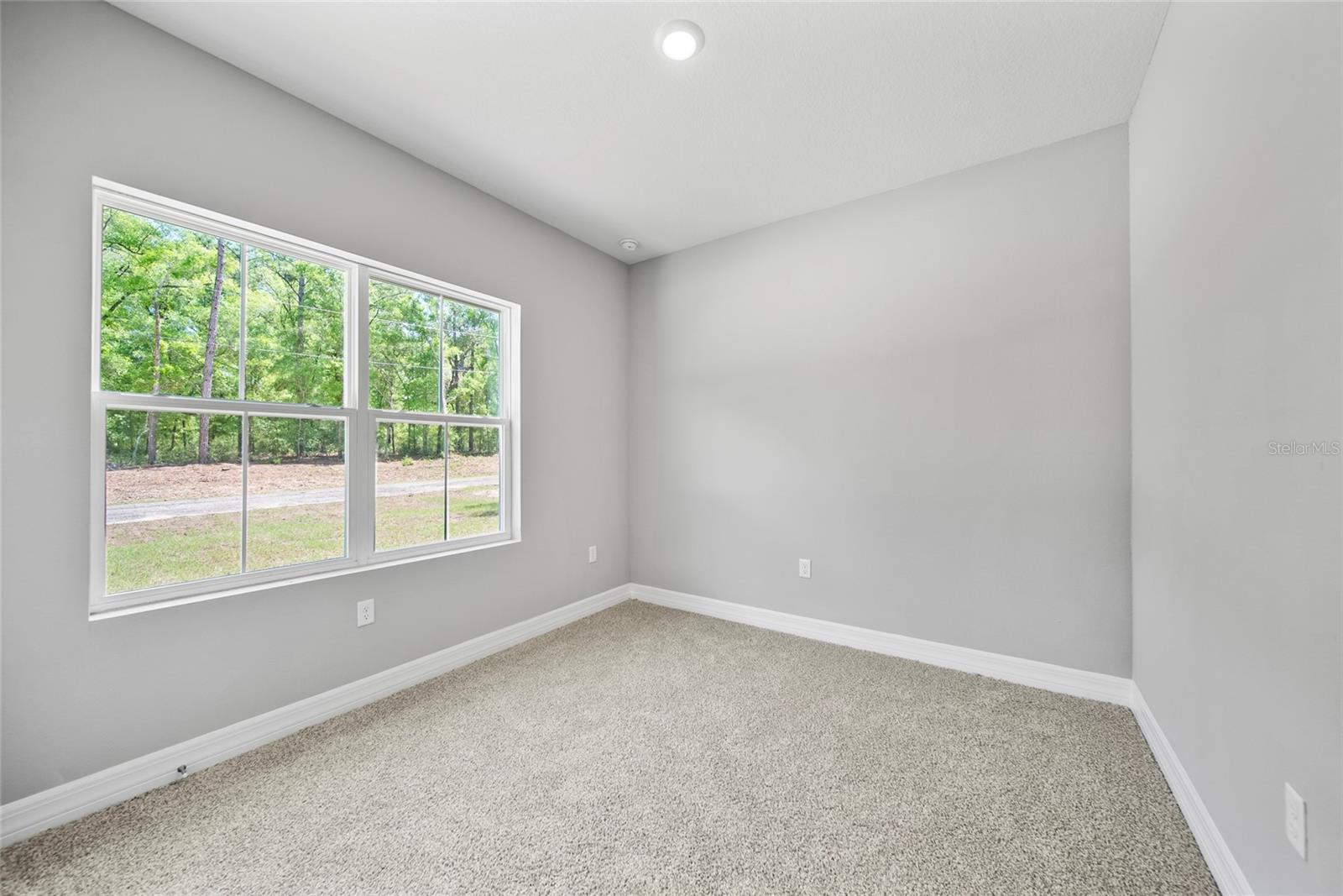 Listing photo id 7 for 887 Weldon Lane
